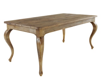 Mesa de comedor rústica francesa, acabado en pino antiguo, patas cabriolé.