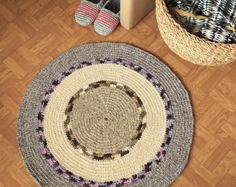 Cute circle yarn rug for bedroom, Small washable rug, Floor mat for small room, Crochet carpet in neutral colors, Beige and pink mat / R7