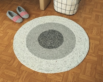 Round gray rug for bedroom, Circle crocheted rug, Handmade yarn mat, Cute acrylic rug in gray, Scandinavian decor / R38