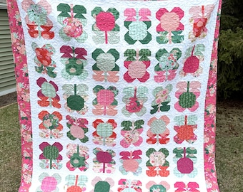 Folk Blooms quilt approximately 70 x 88, twin size/large throw