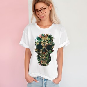 Womens Skull Shirt, Unisex Garment Dyed T-Shirt, Halloween T-Shirt Geschenk, Gothic Floral Tee Geschenk für Sie