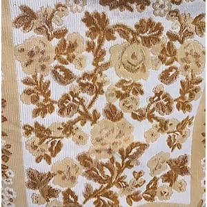 Jacquard Bath and Hand 2 Towels With Roses Pattern USA