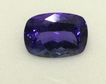 Gema de tanzanita. Tanzanita de talla cojín de 10 x 7,5 mm. Piedra suelta, auténtica, procedente de Tanzania.