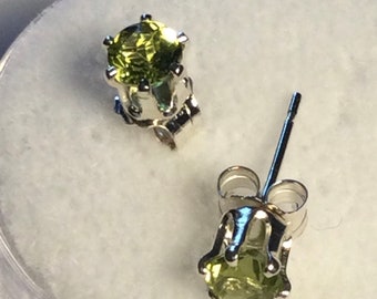 Peridot Earrings.  Genuine Peridot set in Sterling Silver 3.5mm, round cut.