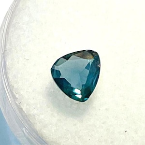 Piedra preciosa de alejandrita con certificación GIA, corte trillón de 0,55 ct. imagen 1