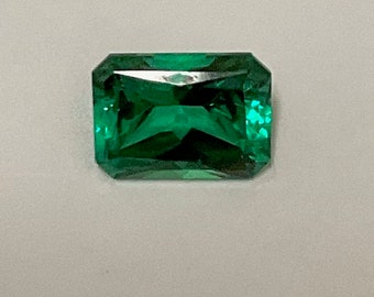 Emerald Gem.  Lab made, Emerald Cut, 8 x 6mm Loose Stone