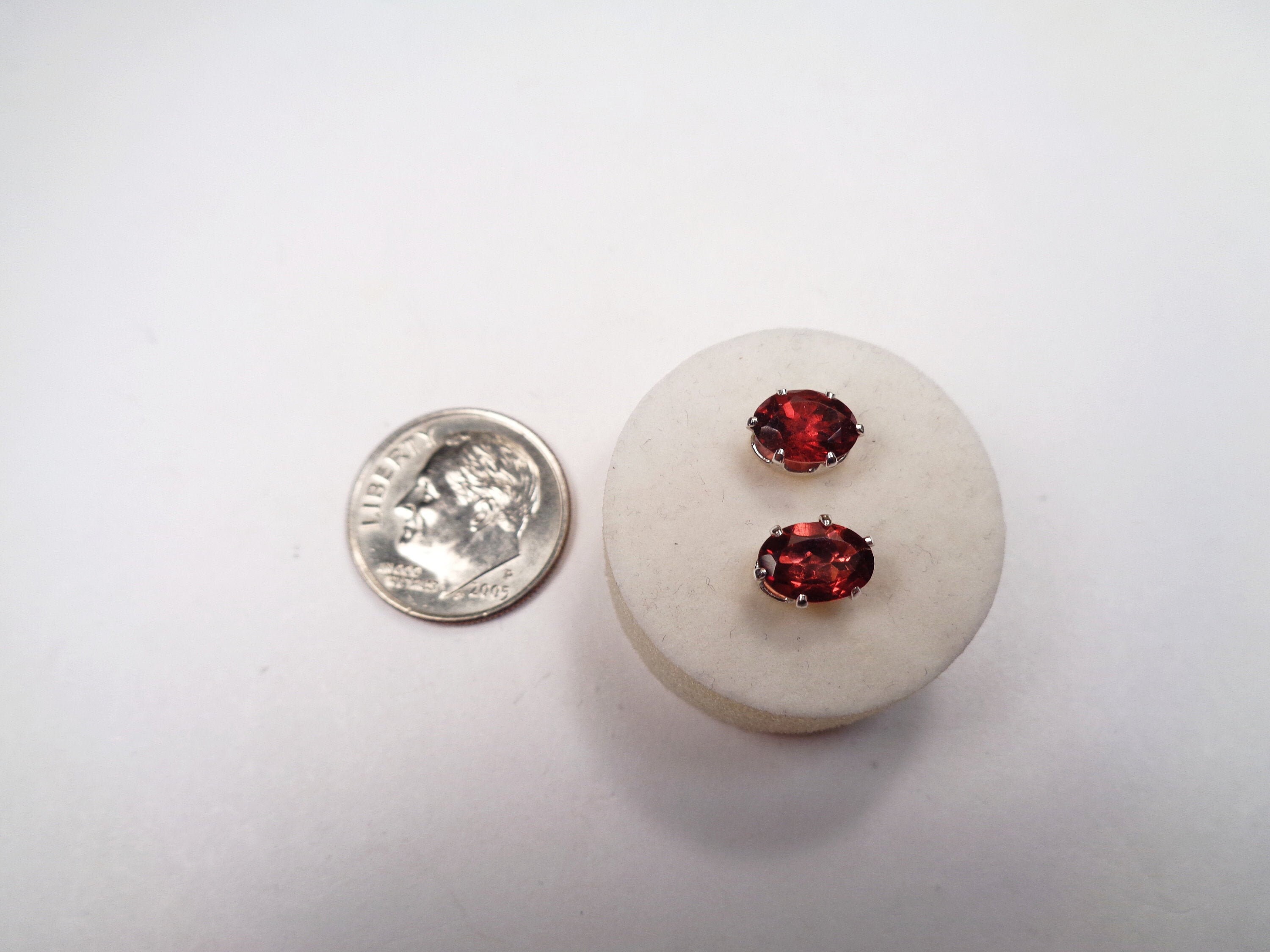 Details about 925 Sterling Silver Mozambique Red Garnet Teardrop 7 X 5 mm Stud Earring M14 Details about 925 Sterling Silver Mozambique Red Garnet Teardrop 7 X 5 mm Stud Earring M14