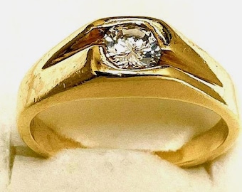 Men's Diamond ring set in 14KP Yellow Gold