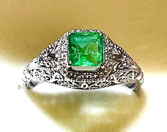 Art Deco White Gold Emerald Ring.  Natural, not lab, Diamond accents, Filigree workmanship
