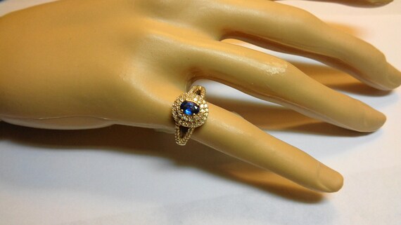 Gold Sapphire Ring. A 38pt. Sapphire in a 10kt Go… - image 4
