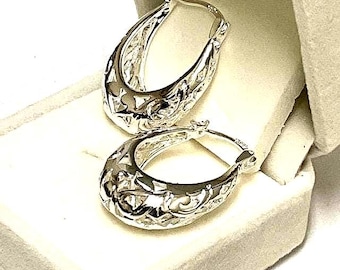 Sterling Silver drop earrings with filigree workmanship.  925, 1 inch drop.