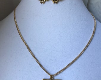 Wonder Woman Necklace - Etsy