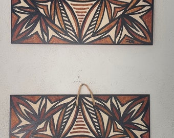 Samoanische Siapo-Drucke auf Holz, 2er-Set – polynesische Tapa