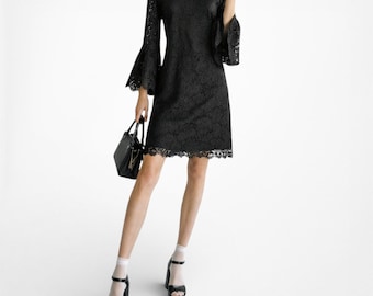 Vintage Y2K Long Bell Sleeve Lace Knee Length Cocktail Shift Dress Size M