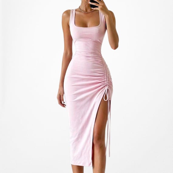 pastel bodycon midi dress Vintage Pink Knit Pleated Side Slit Cocktail Size S/M Style:02613 Jul26Wk2 WornOnTV: Ariana's brown long out waist detail keeps