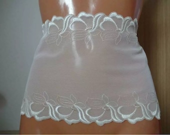 Elastic embroidered lace, lace lace cream with beige 20 cm wide