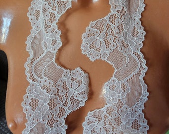 Französische elastische Leavers Spitzenborte,Spitze, lace in creme  7cm breit