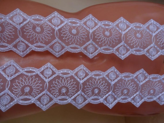 Spitzenborte,lace in lila 18cm breit Nicht elastische bestickte Spitze