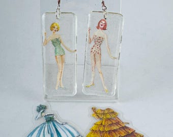 Orecchini in resina vintage con bambola di carta, magnetici: "Prom Time" (orecchini base/abiti base)