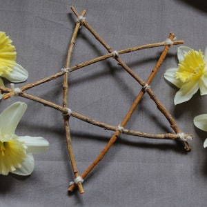 Witchy willow altar pentagram