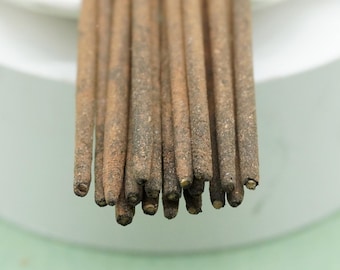 Incienso natural enrollado a mano de sándalo y lavanda