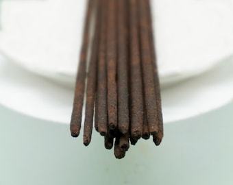 Incienso natural de coco enrollado a mano