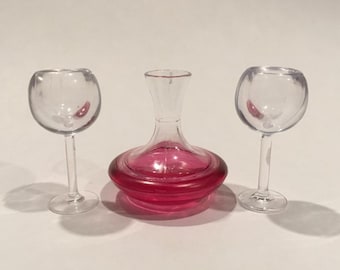 Conjunto de vino Dollhouse de plástico 1:6 Escala Orcara Decanter Vasos re-re-ment rojo