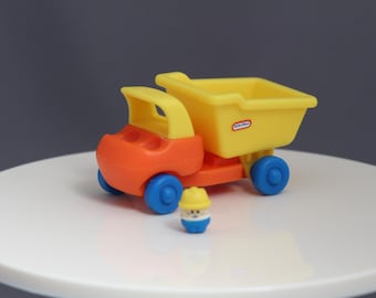Dollhouse Miniature  toy truck People Characters playroom school 1/6 scaled miniatures
