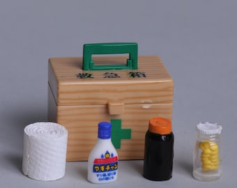 1:6 Scale First Aid Kid Medical Medicine Dollhouse Miniatures Rement Re ment Bottles