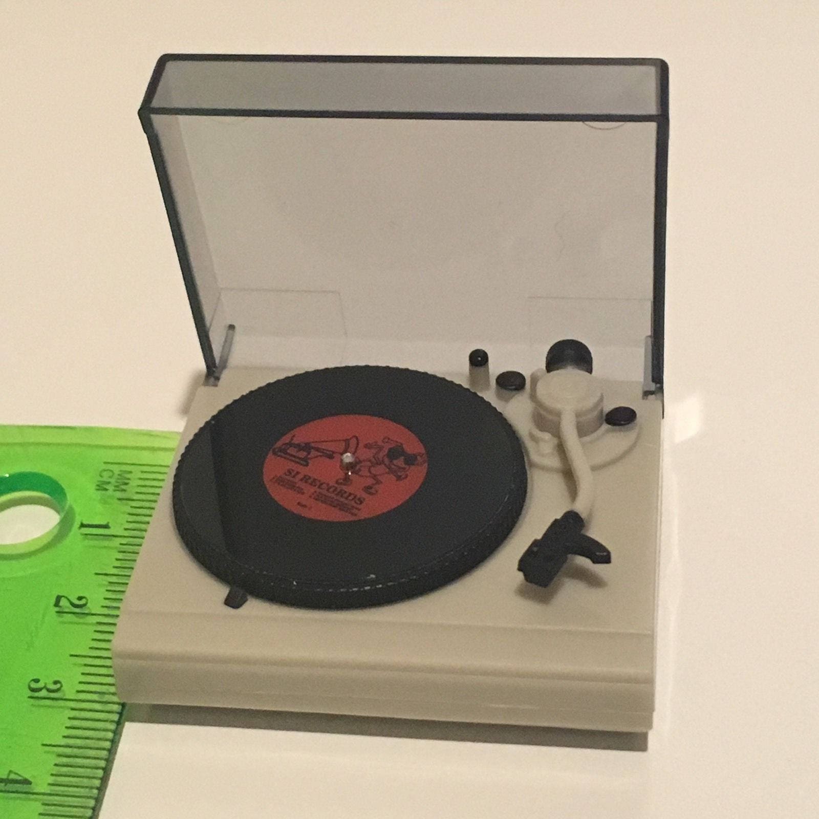 Mini Phonograph Model Cute Music Player for 1/12 Scale Dollhouse Ornament Gifts 