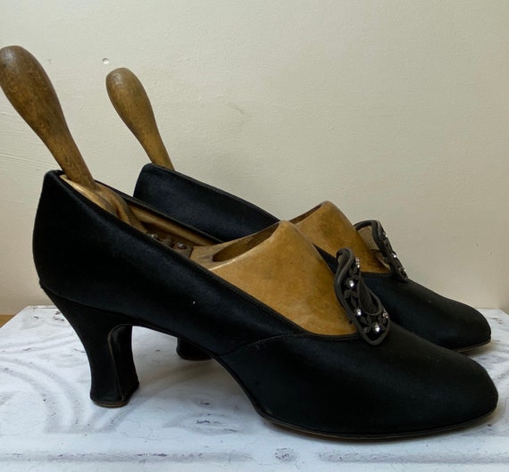1920’s Black Satin Shoes. UK Size 6