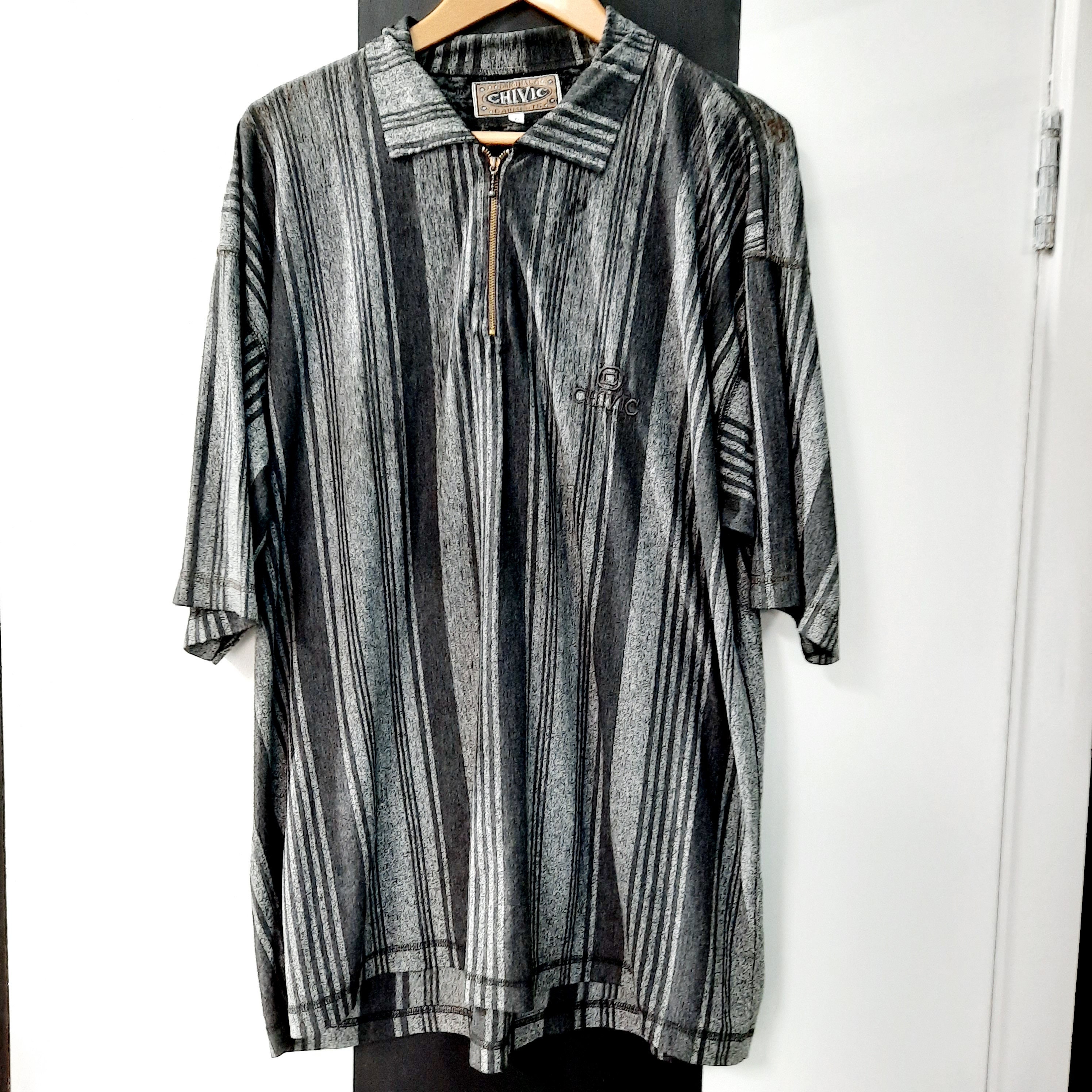 Image of Vintage Mens 1980S Grey Textured Print Stripes Polo Shirt Large Sports Tee/T-Shirt -Sustainable Retro Clothing