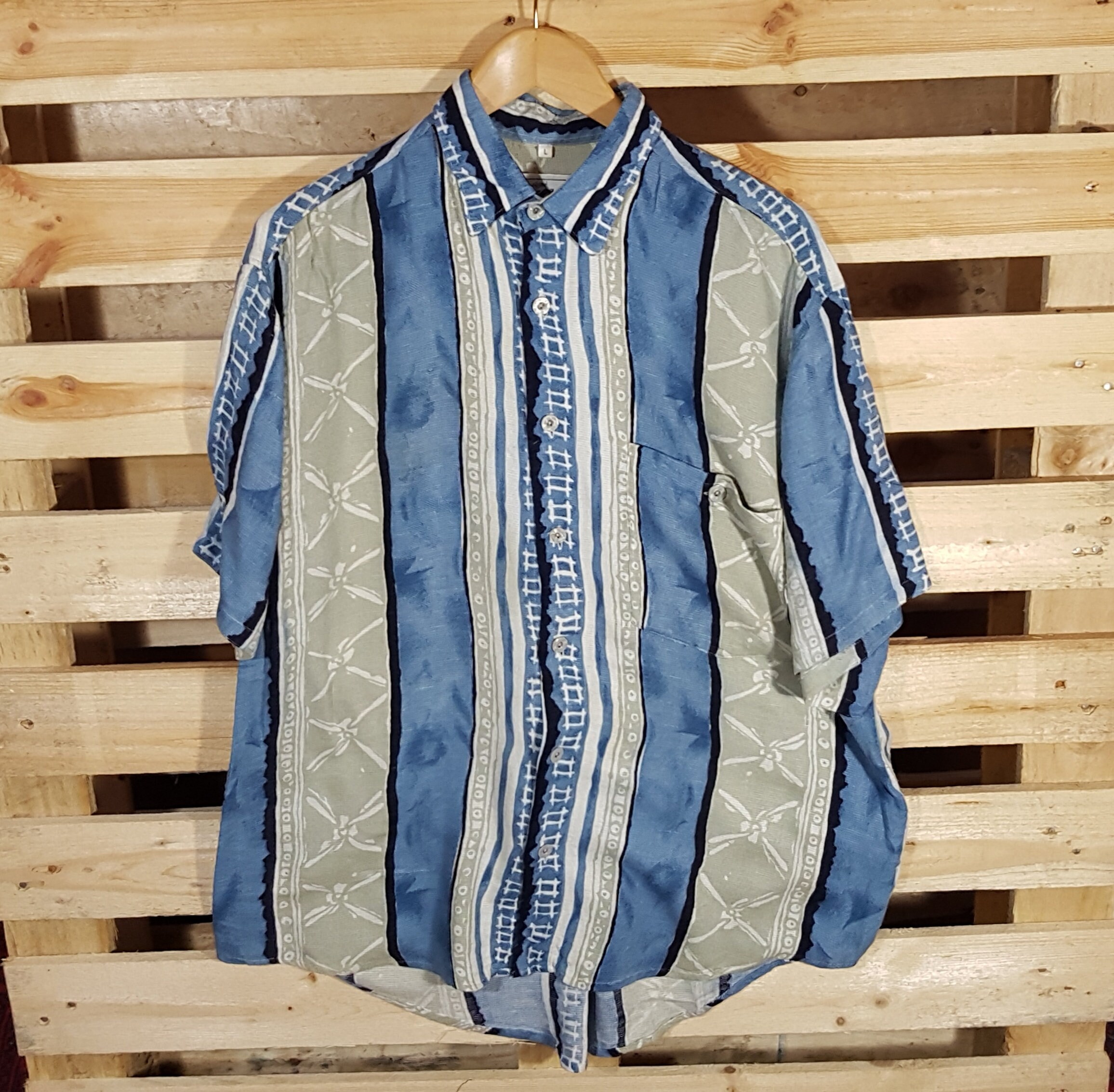 Image of Vintage Mens 1980S Blue&grey Funky Striped Beach Shirt - Large Crazy Print/Hawaiian -Quality Menswear