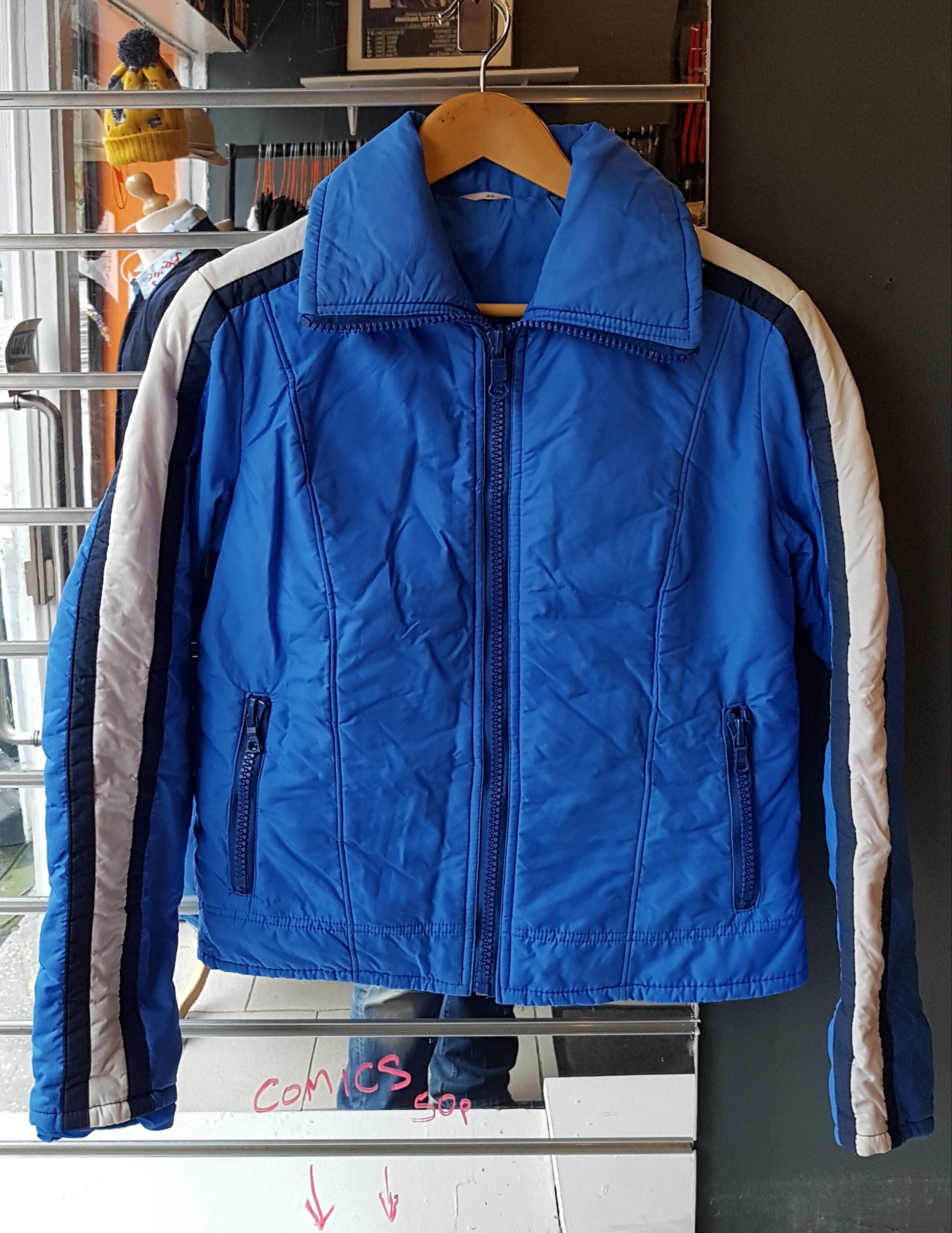 Image of S Vintage Womens Green Padded Ski Jacket W/Navy Trim Size  Winter Sportswear Made in Finland-Quality Retro Fashion