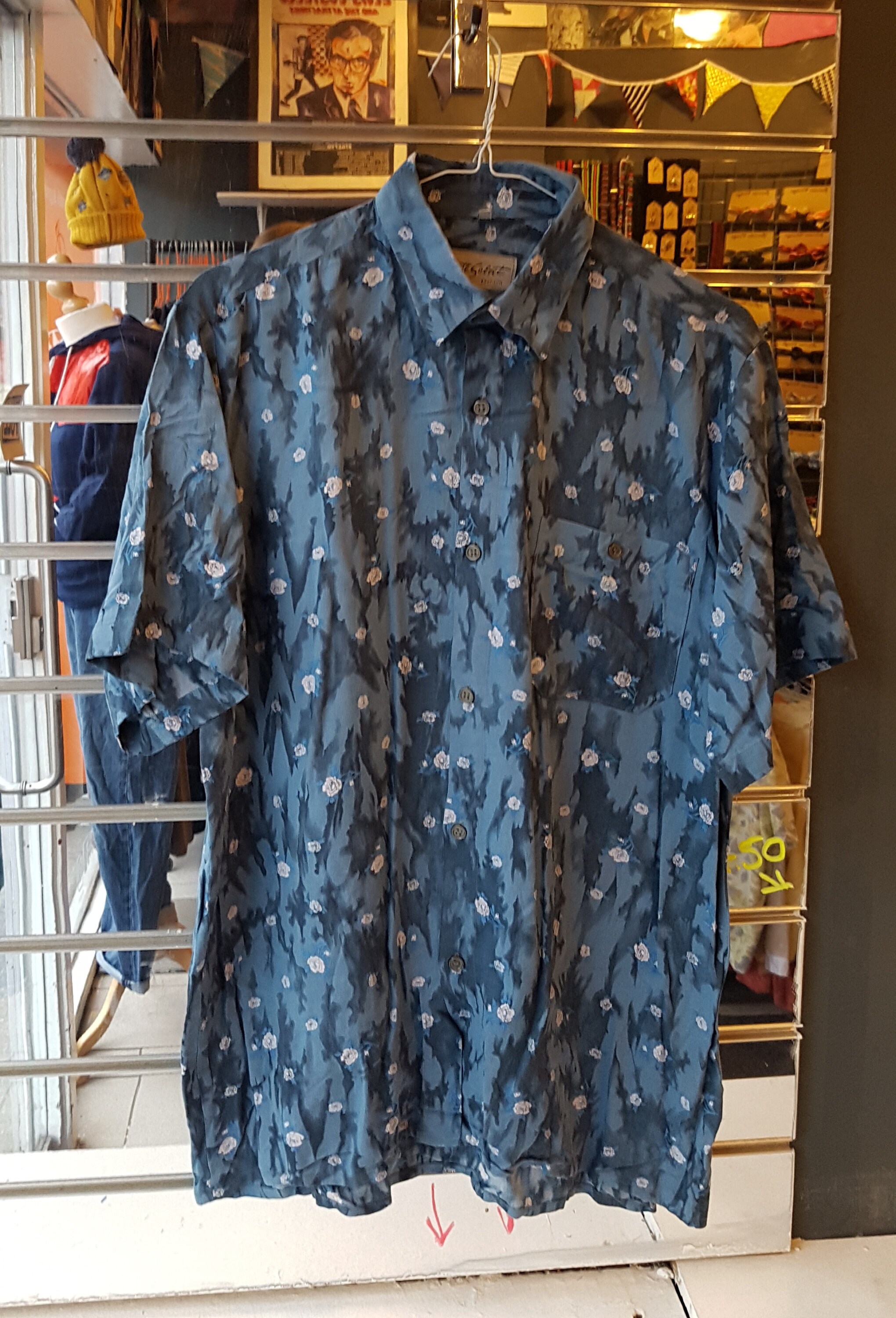 Image of Vintage Mens 1980S Funky Blue Rose Print Shirt - Large Bold/Funky/Hawaiian-Quality Menswear