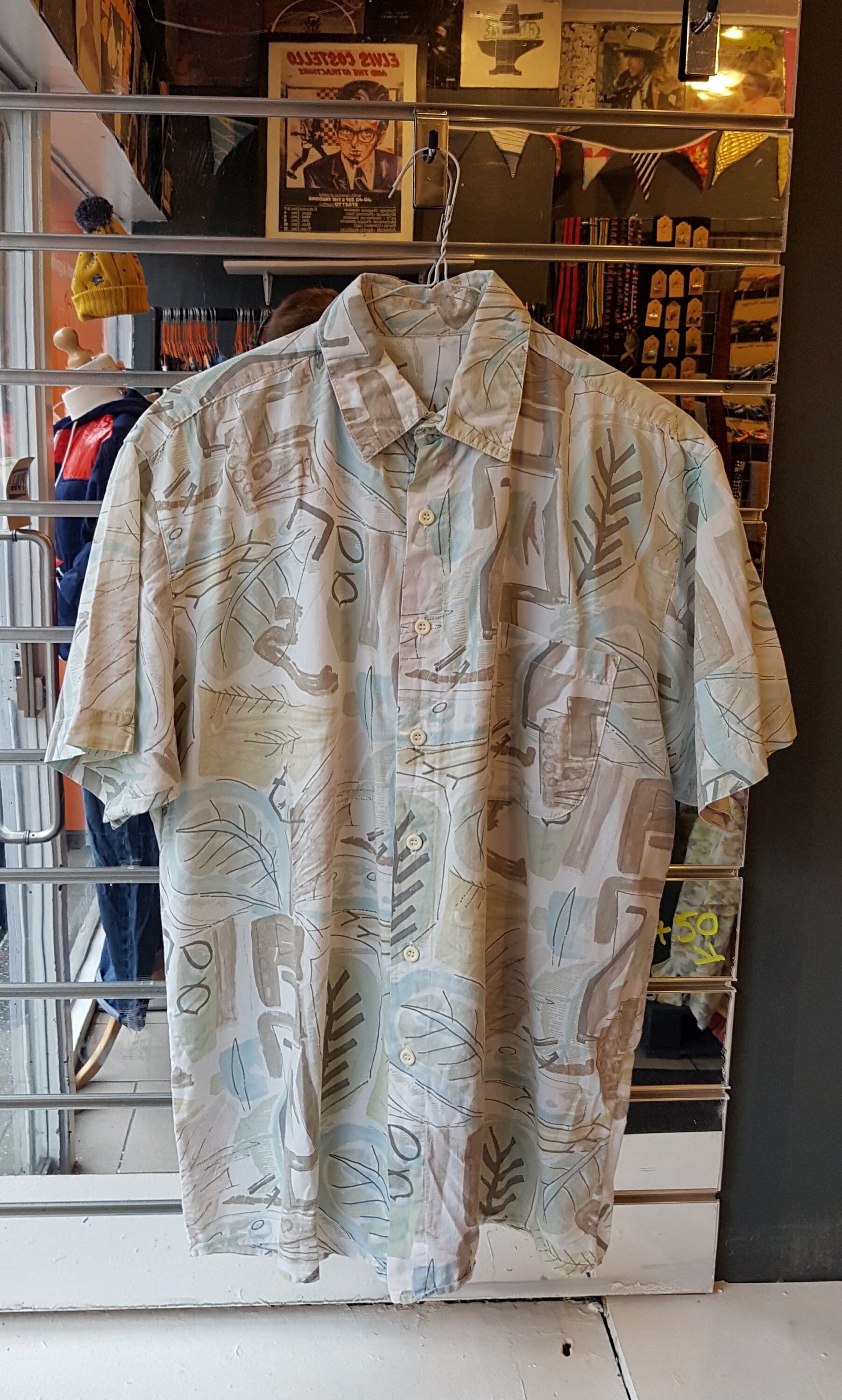 Image of Vintage Mens White&green Abstract/Nature Pattern Shirt - Large Bold/Hawaiian -Quality Menswear