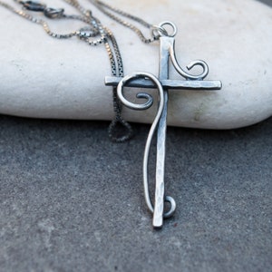 Collana con croce in argento sterling fatta a mano: gioielli religiosi