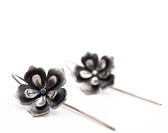Silber Blumen Ohrringe - Oxidierte botanische Ohrringe