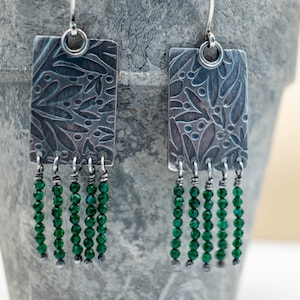 Orecchini pendenti in argento sterling con tormalina verde, gioielli floreali