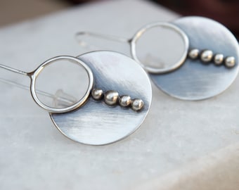 Boucles d'oreilles cercle, boucles d'oreilles en argent sterling, boucles d'oreilles pendantes, boucles d'oreilles tribales en argent, boucles d'oreilles faites main, boucles d'oreilles en argent oxydé, géométrique