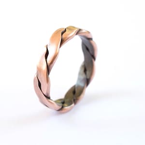 Anello in rame intrecciato fatto a mano - Fascia unisex