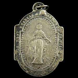 Pendentif médaille ancienne en argent Notre-Dame de Fourvière Notre-Dame début du 20e siècle