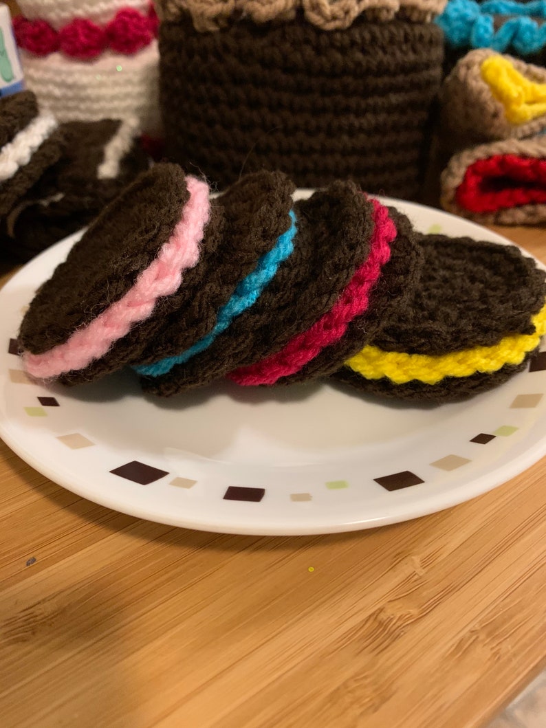 Crochet cream filled cookies