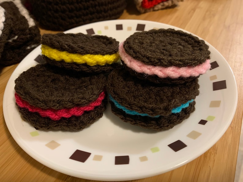 Crochet cream filled cookies
