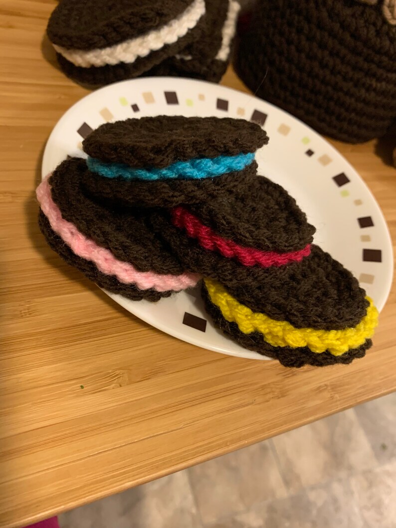 Crochet cream filled cookies