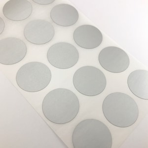 Paquet de 100 autocollants promotionnels ronds argentés à gratter, 2,5 cm - EMB1063