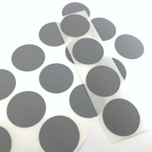 Lot de 100 autocollants promotionnels ronds à gratter, gris, 2,5 cm - EMB1062