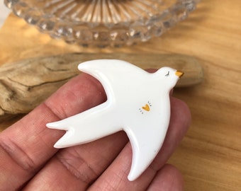 Broche unique Oiseau Plume en argile polymère fait main poétique