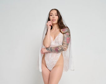 Women's Wedding Dress Veil, Floral Lace Veil for Bride, Fingertip Length Silk Organza Corded Lace Veil, Customized Off White Bridal Veil