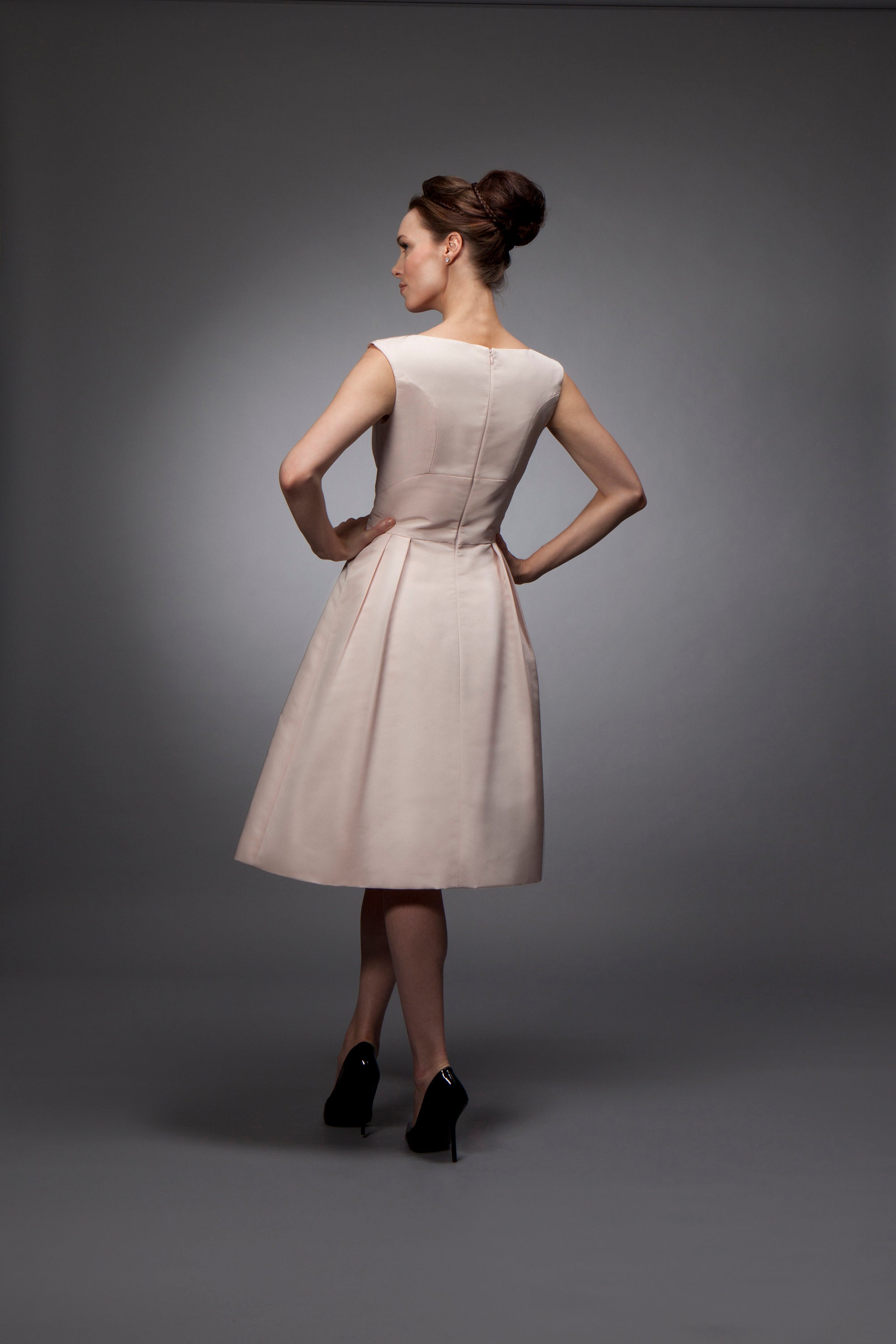 パーティードレス Pink Crepe Silk Wool Cocktail Dress Gucci Pink Crepe Silk Wool Cocktail Dress - Runway Catalog